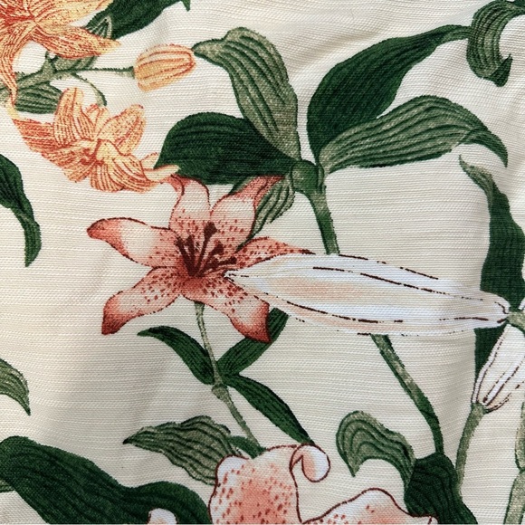 Ann Taylor Garden Floral Pencil Skirt with lilies 2 Petite - Picture 7 of 9